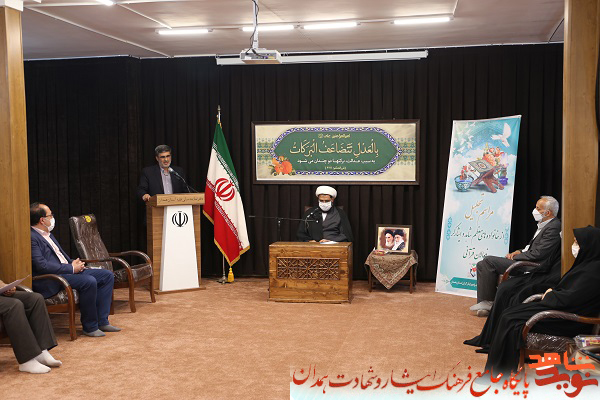 گزارش تصویری| دیدار فعالان قرآنی شاهد و ایثارگر با امام جمعه همدان گزارش تصویری| دیدار فعالان قرآنی شاهد و ایثارگر با امام جمعه همدان
