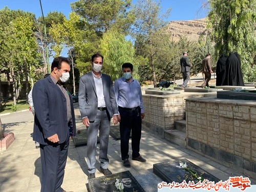 گزارش تصویری/ غبارروبی مزار شهدای دختر خرم آباد