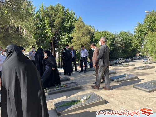 گزارش تصویری/ غبارروبی مزار شهدای دختر خرم آباد
