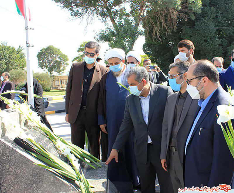 مسئولان استانی با آرمانهای شهدا تجدید بیعت کردند مسئولان استانی با آرمانهای شهدا تجدید بیعت کردند