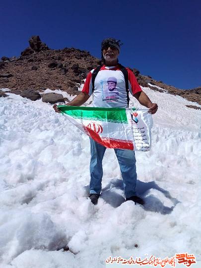 صعود ايثارگران قائمشهرى به قله سبلان