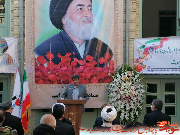 گزارش تصویری| آئین رونمایی از المان شهید مدنی در بیت ایشان