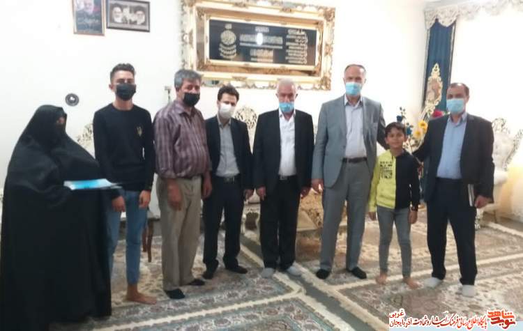 حضور در منزل شهدا و ایثارگران، یک فرصت الهی است حضور در منزل شهدا و ایثارگران، یک فرصت الهی است