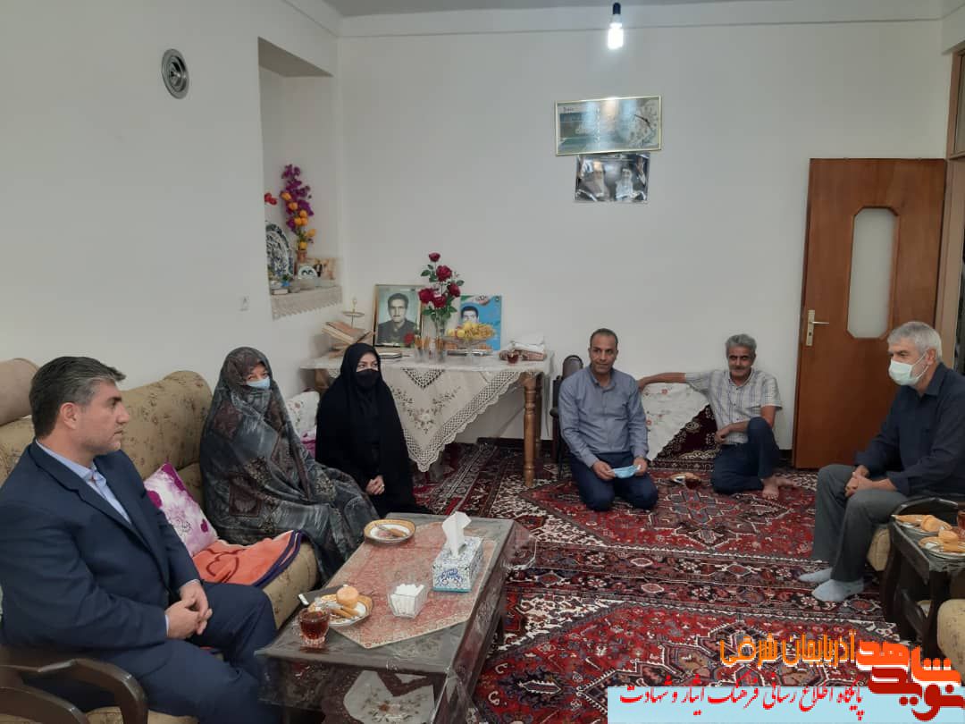 ما در ادامه راه شهدا، باید خدمتگزار مردم باشیم