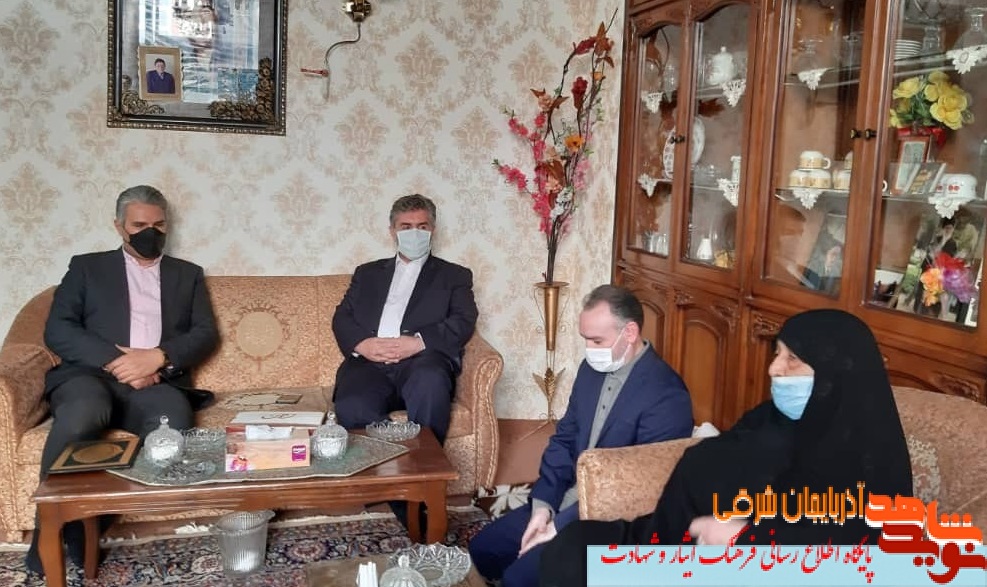 والدین شهدا نماد شجاعت در نظام مقدس جمهوری اسلامی اند والدین شهدا نماد شجاعت در نظام مقدس جمهوری اسلامی اند