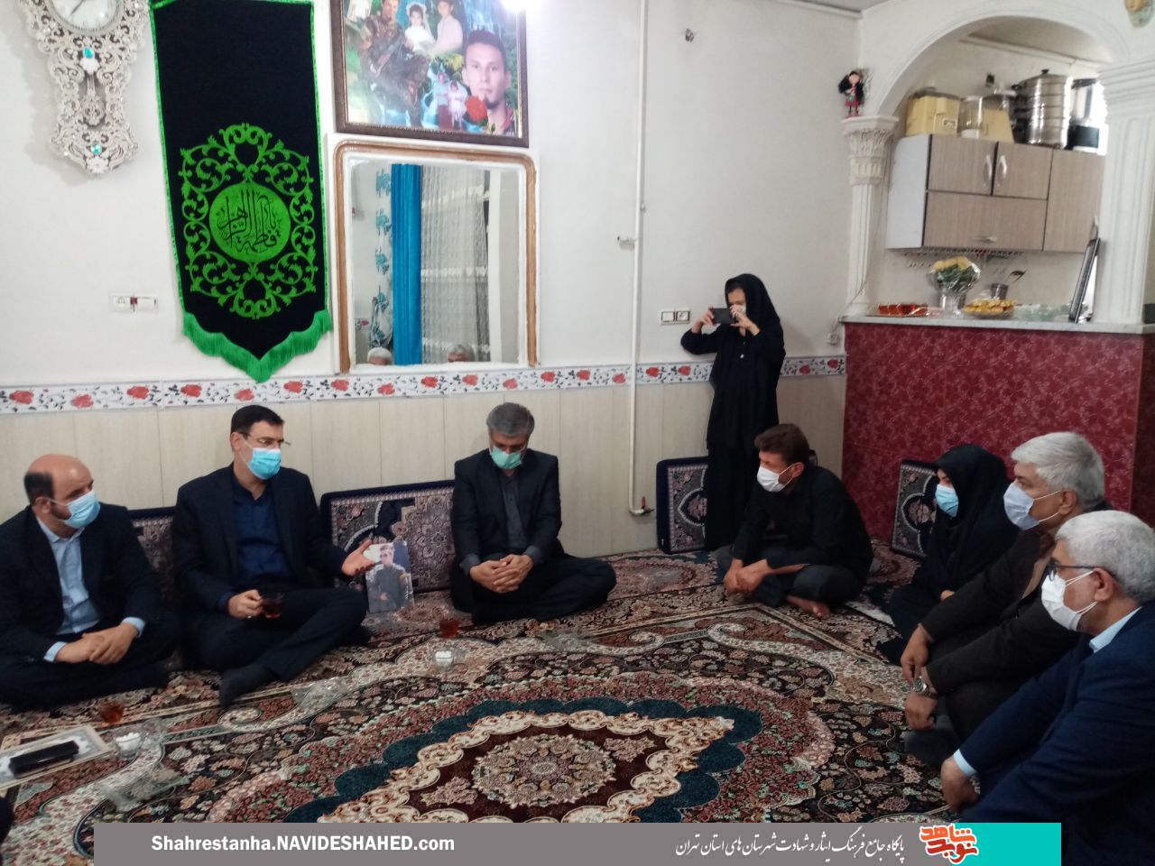 رئیس بنیاد شهید و امور ایثارگران با خانواده شهید مدافع حرم «سیدمحمد حسینی» دیدار کرد
