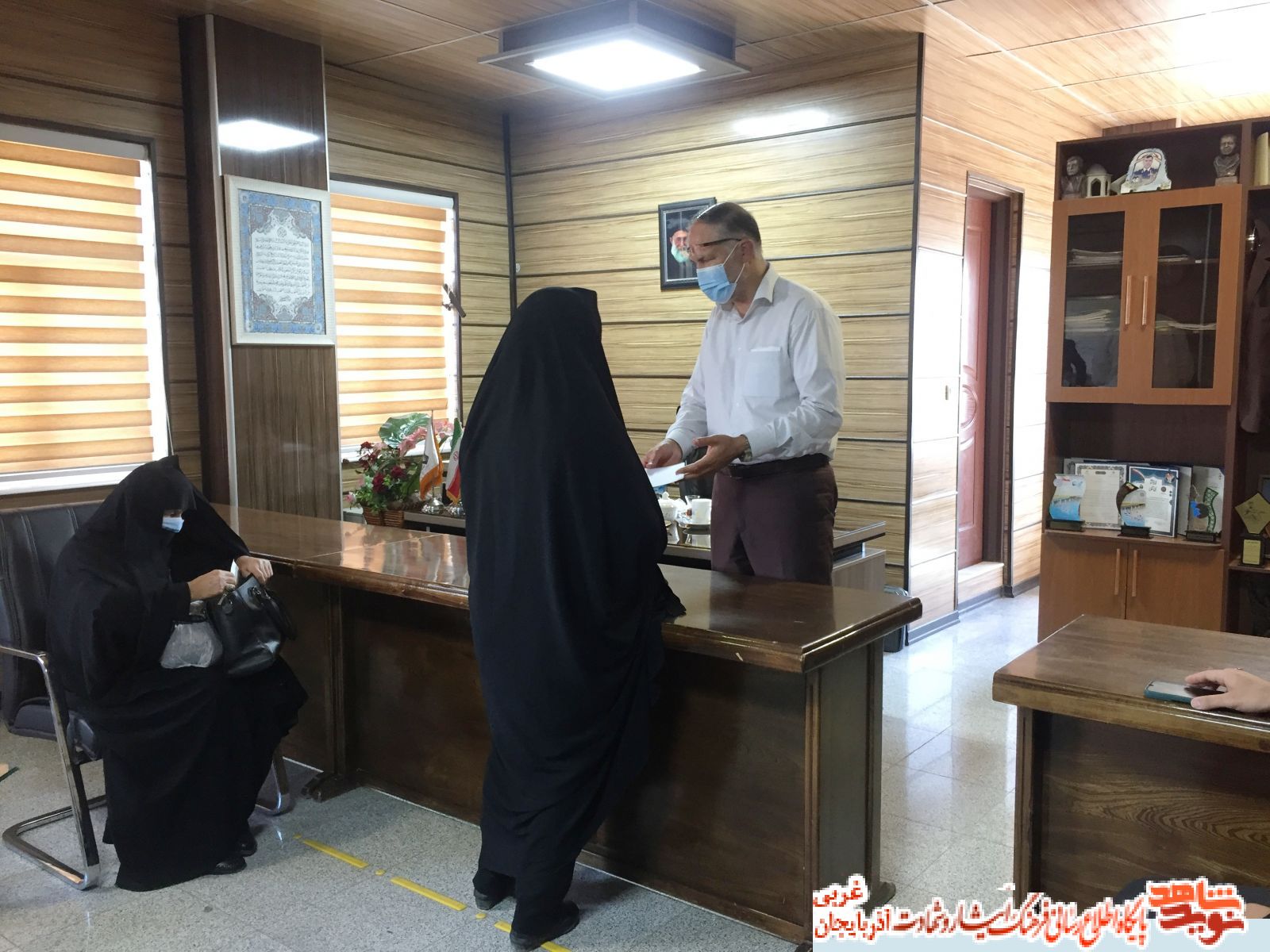 حمایت از ایثارگران و خانواده های آنان وظیفه مسئولین است حمایت از ایثارگران و خانواده های آنان وظیفه مسئولین است