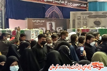 آیین تشییع شهدای ناجا در کرمان برگزار شد