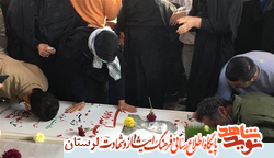 استقبال مردم استان لرستان از مادر شهید «باب الله داودی» به روایت تصویر