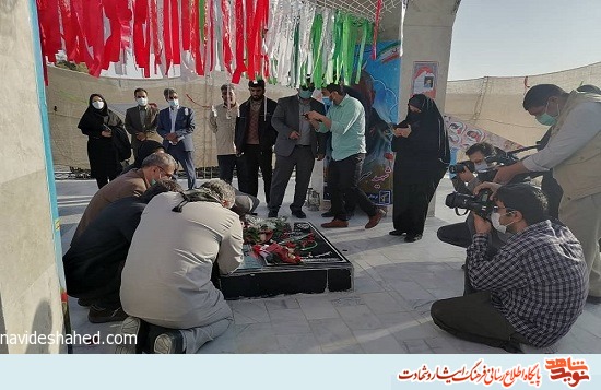 استقبال از خانواده شهید گم‌نام پس از 38 سال