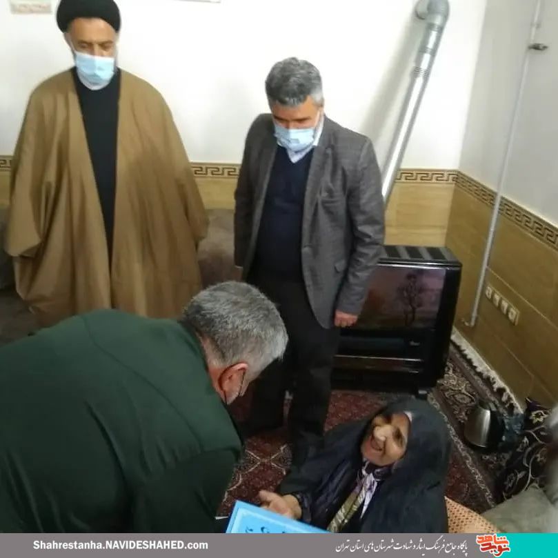 دیدار با خانواده شهدای ملارد به مناسبت روز پرستار