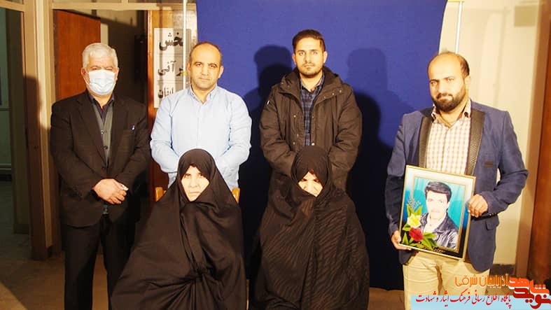 ثبت و ضبط خاطرات والدين معظم شهدا و ايثارگران ضروري است
