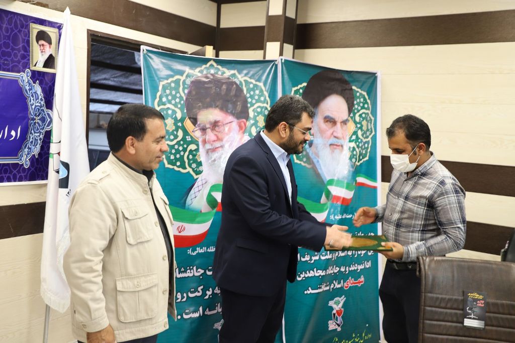 شهید سلیمانی نخبه امنیتی و دیپلمات کارکشتهای بود شهید سلیمانی نخبه امنیتی و دیپلمات کارکشتهای بود
