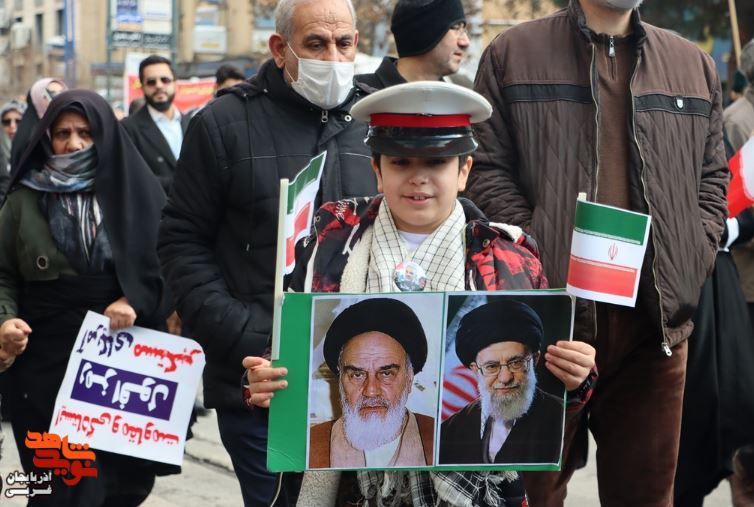 راهپیمایی 22 بهمن در ارومیه با حضور جامعه ایثارگری و مسئولان برگزار شد