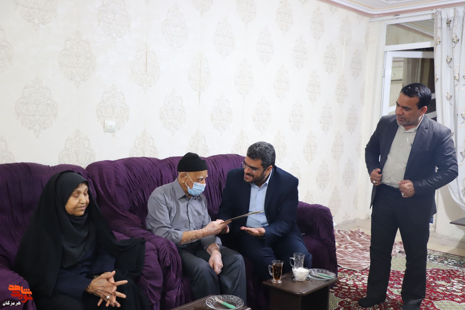 دیدار معاون استاندار با خانواده شهید مسعودی