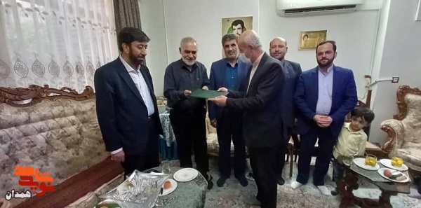 گزارش تصویری| سرکشی بسیج رسانه همدان از خانواده شهید محمدرضا مازویی