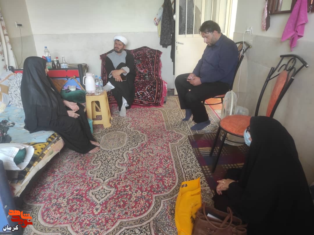 تجلیل از خانواده‌های معزز شهدای والامقام شهرستان سیرجان به روایت تصویر
