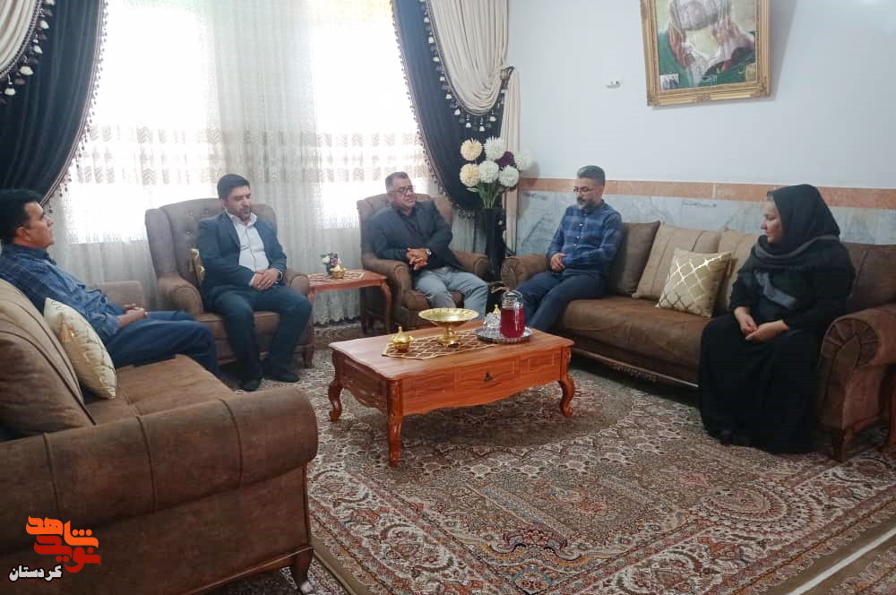 جمعی از مسئولان کامیاران با خانواده آزاده متوفی دوران دفاع مقدس دیدار کردند
