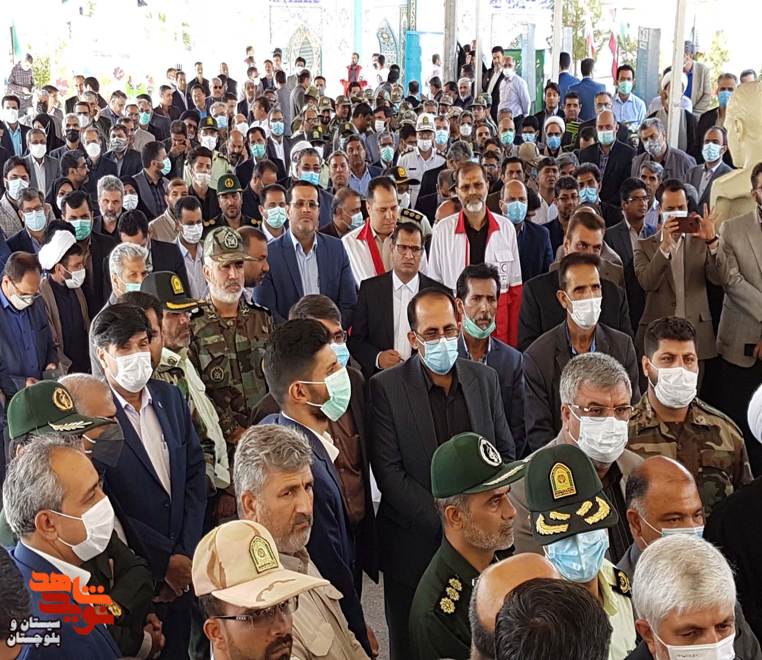 غبار روبی و عطر افشانی گلزار شهدای شهرستان زاهدان به مناسبت آغاز هفته دولت