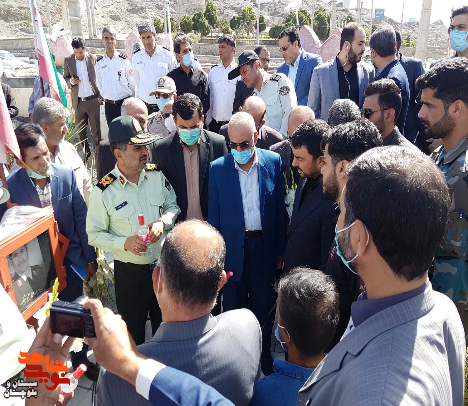 غبار روبی و عطر افشانی گلزار شهدای شهرستان زاهدان به مناسبت آغاز هفته دولت