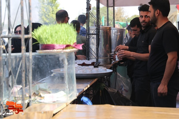 گزارش تصویری| خدمات رسانی به زائران حسینی در همدان ۲