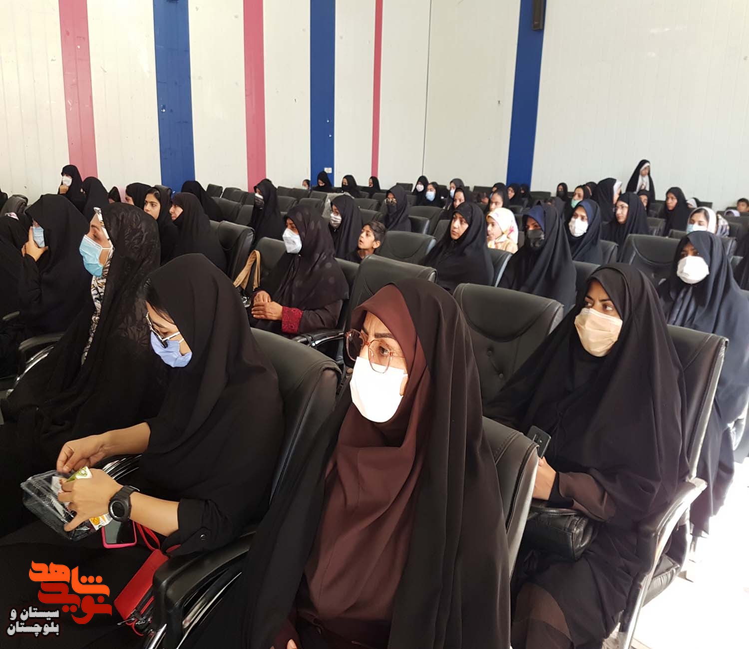 مراسم تجلیل از دانش آموزان ممتاز شاهد و ایثارگر در شهرستان زاهدان برگزار شد