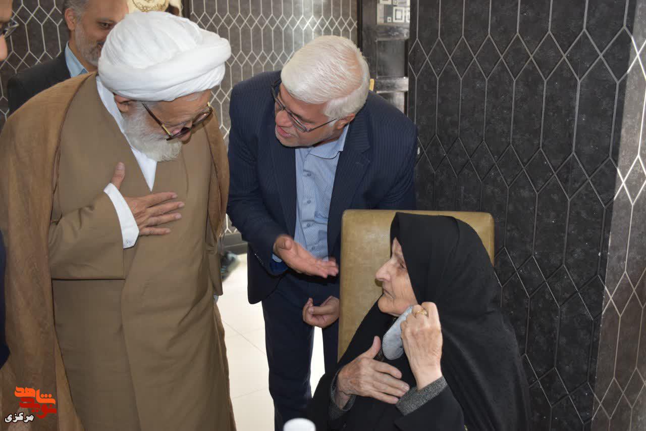 دیدار صمیمی نماینده ولی‌فقیه در بنیاد شهید و امور ایثارگران با خانواده معظم شهدا