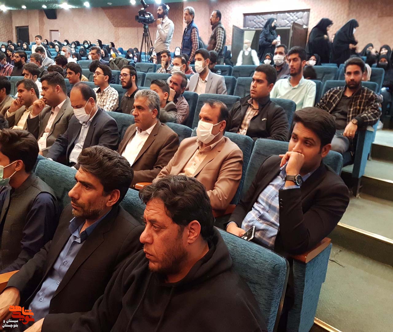 ششمین یادواره خبرنگار شهید مدافع حرم حاج محسن خزایی در تالار فردوسی دانشگاه سیستان و بلوچستان در زاهدان برگزار شد.
