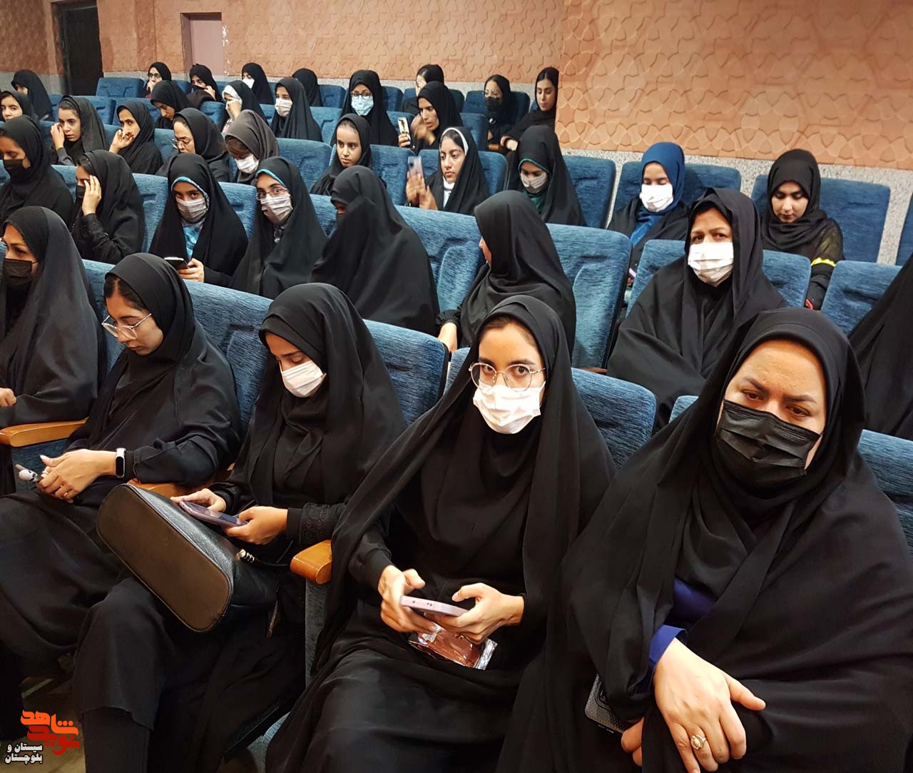ششمین یادواره خبرنگار شهید مدافع حرم حاج محسن خزایی در تالار فردوسی دانشگاه سیستان و بلوچستان در زاهدان برگزار شد.