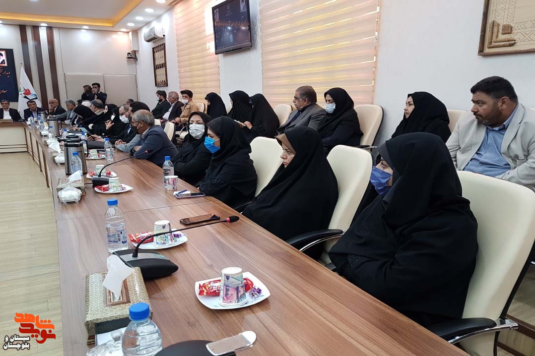 نشست قاضی‌زاده هاشمی با نخبگان شاهد و ایثارگر سیستان و بلوچستان/ جامعه ایثارگری مانند گذشته می‌تواند کارگشایی کرده و شرایط را متحول کند/ مشکل اشتغال ایثارگران با توانمندسازی و سرمایه‌گذاری در حوزه‌های دانش‌بنیان کاهش می‌یابد