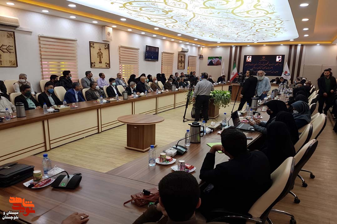 نشست قاضی‌زاده هاشمی با نخبگان شاهد و ایثارگر سیستان و بلوچستان/ جامعه ایثارگری مانند گذشته می‌تواند کارگشایی کرده و شرایط را متحول کند/ مشکل اشتغال ایثارگران با توانمندسازی و سرمایه‌گذاری در حوزه‌های دانش‌بنیان کاهش می‌یابد