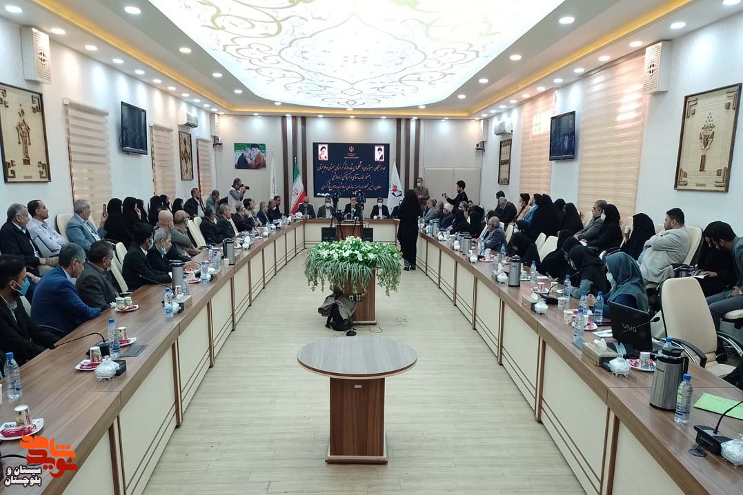 نشست قاضی‌زاده هاشمی با نخبگان شاهد و ایثارگر سیستان و بلوچستان/ جامعه ایثارگری مانند گذشته می‌تواند کارگشایی کرده و شرایط را متحول کند/ مشکل اشتغال ایثارگران با توانمندسازی و سرمایه‌گذاری در حوزه‌های دانش‌بنیان کاهش می‌یابد