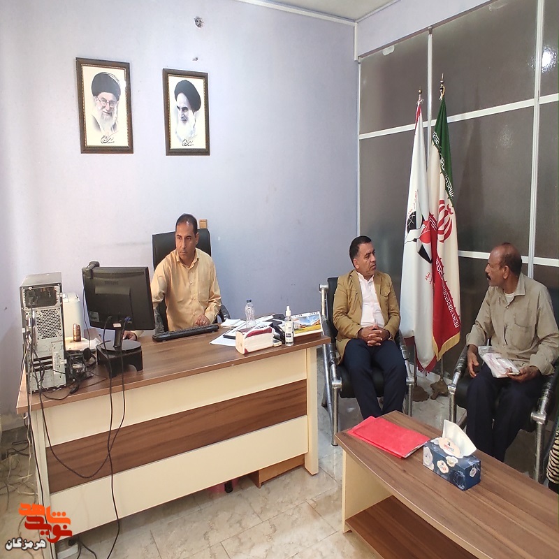 سفر یکروزه مدیرکل بنیاد هرمزگان به شهرستان بندرلنگه سفر یکروزه مدیرکل بنیاد هرمزگان به شهرستان بندرلنگه