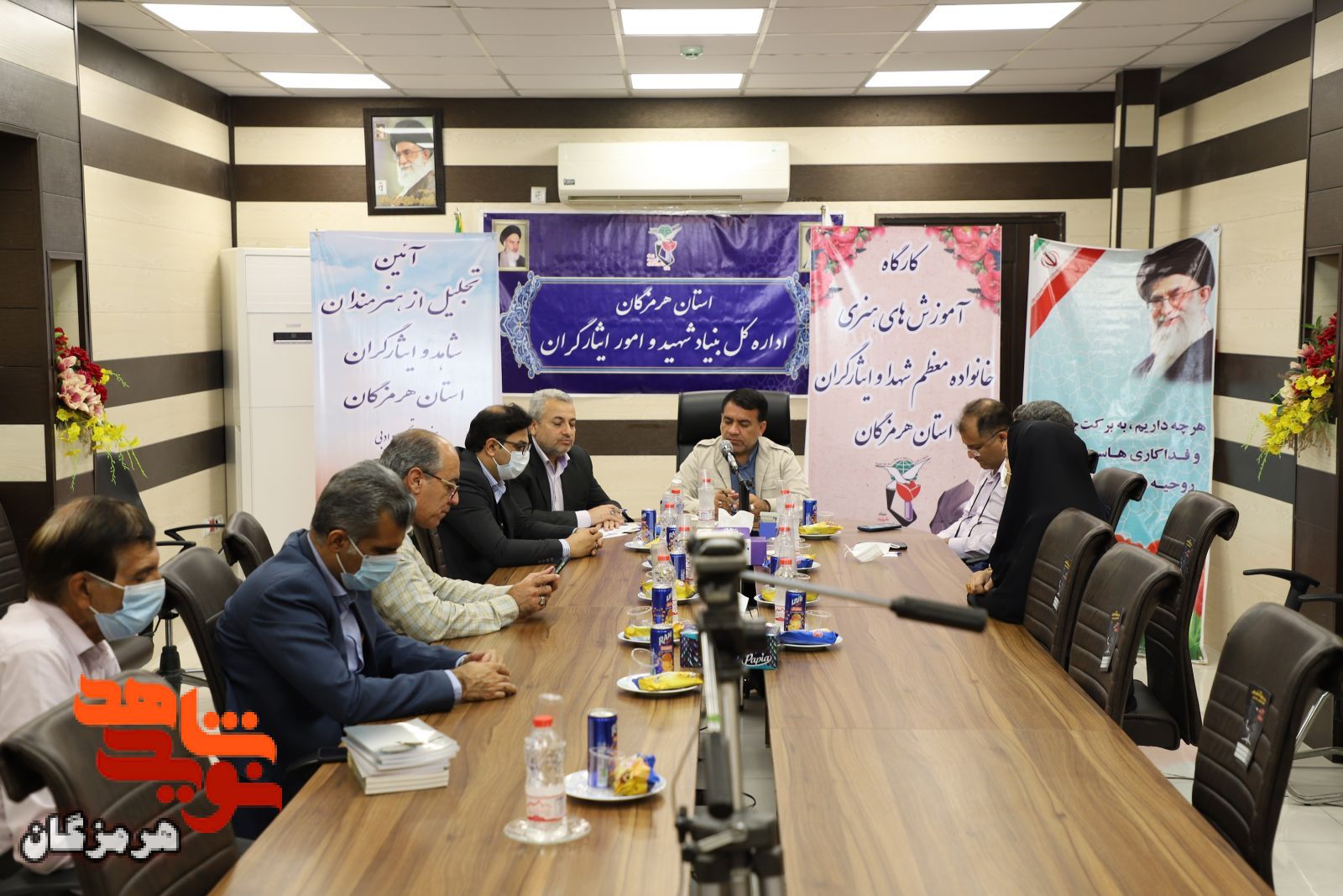 آیین تجلیل از هنرمندان شاهد و ایثارگر برگزار شد