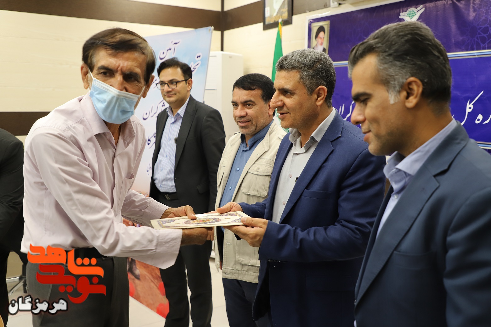 آیین تجلیل از هنرمندان شاهد و ایثارگر برگزار شد