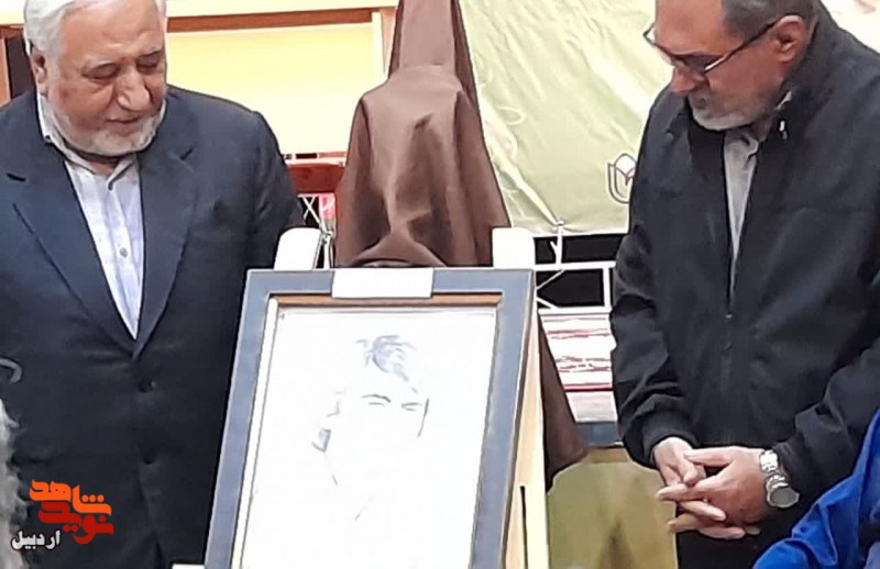 عصر شعر علمداران بصیرت و رونمایی از اثر طراحی شهید«صابر محمدی» در اردبیل