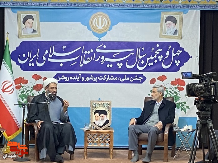 گزارش تصویری| عطرافشانی گلزار شهدا به مناسبت دهه فجر