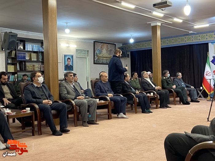 گزارش تصویری| عطرافشانی گلزار شهدا به مناسبت دهه فجر