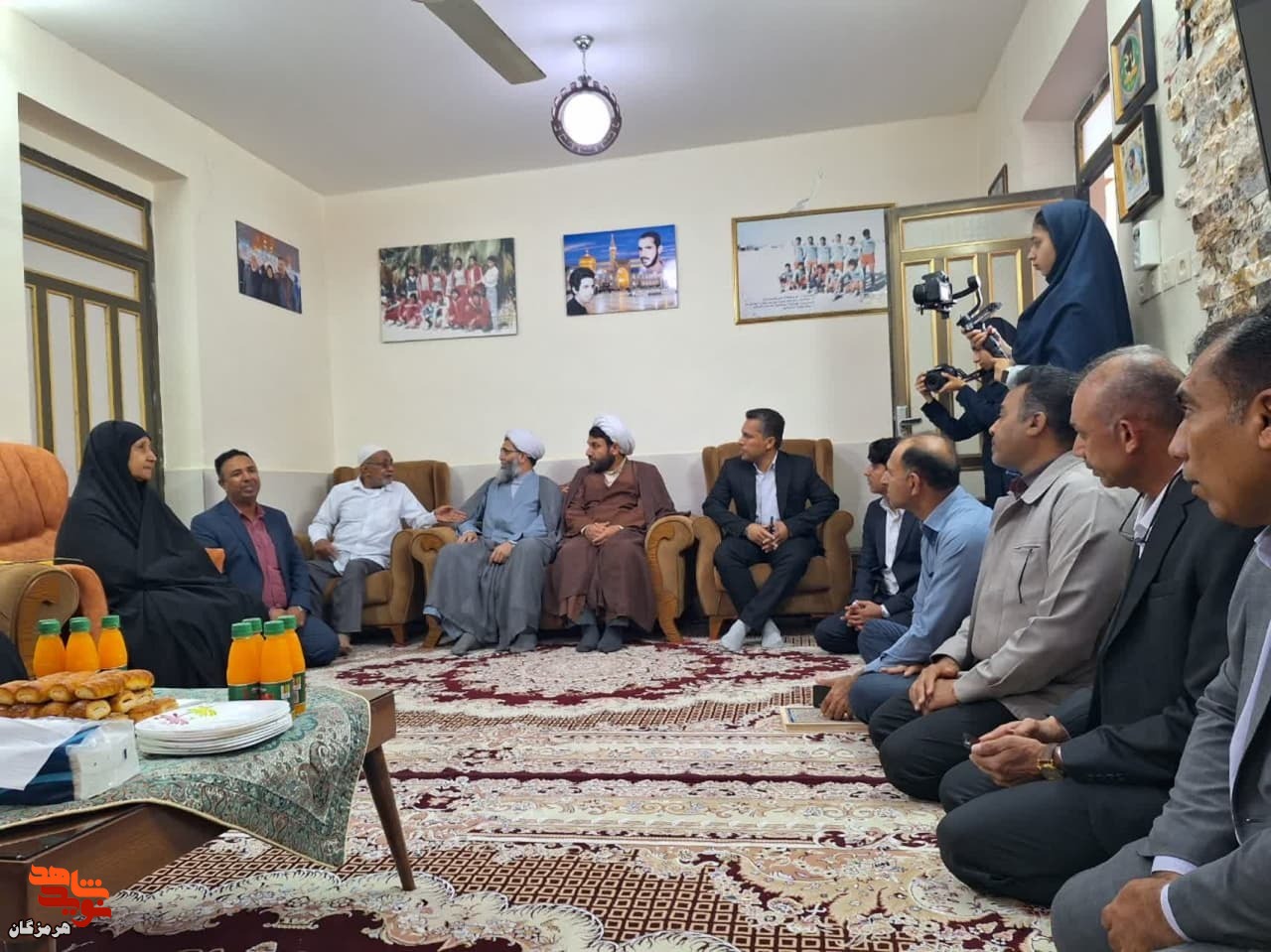 دیدار معاون آموزش ابتدایی وزارت آموزش و پرورش با خانواده شهید «محمد رضایی‌قشمی»