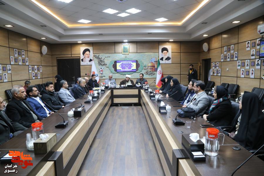 از برگزیدگان نخبگان و سرآمدان شاهد و ایثارگر استان خراسان رضوی تجلیل شد