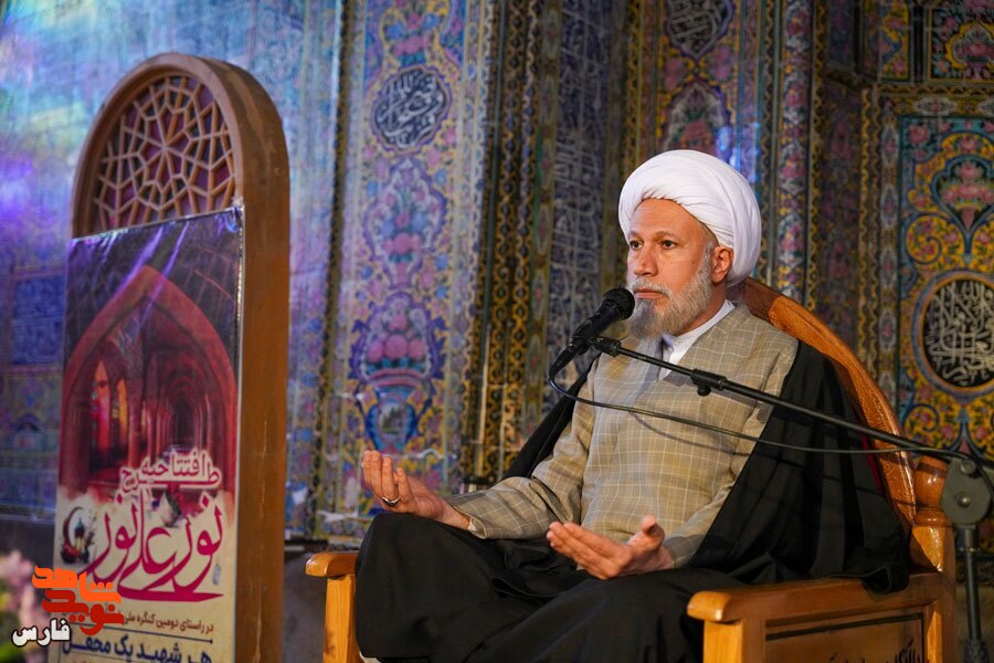 تقدیر امام جمعه شیراز از عملکرد بنیاد شهید فارس در ترویج فرهنگ ایثار و شهادت