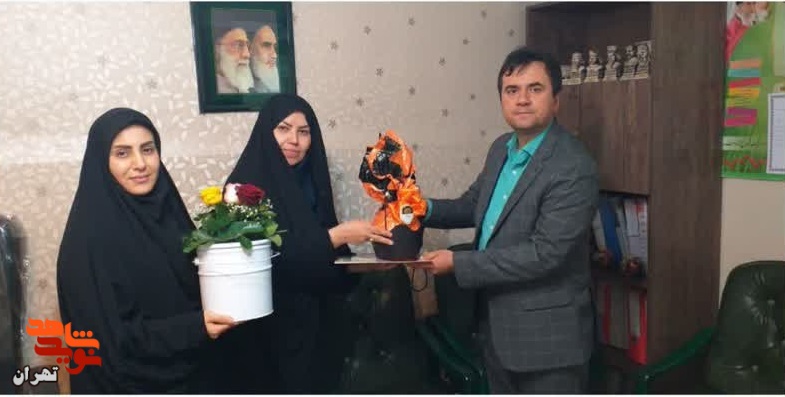 تجلیل از فرهنگیان و‌ معلمان در مدارس شاهد سطح تهران انجام شد.