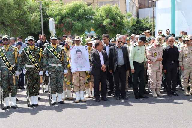 تشییع پیکر مطهر شهید «مسعود پرکاس» در بندرعباس تشییع پیکر مطهر شهید «مسعود پرکاس» در بندرعباس