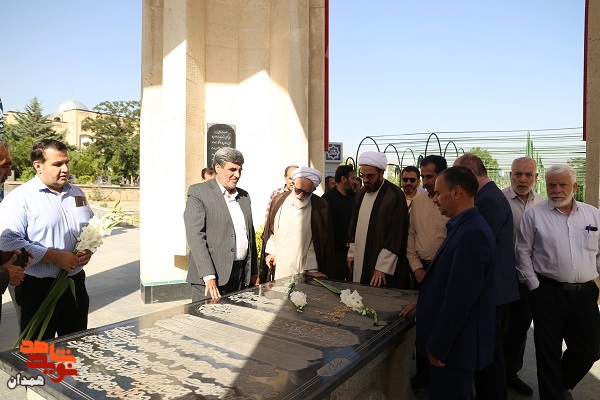 گزارش تصویری| گلزار شهدای همدان عطرافشانی شد