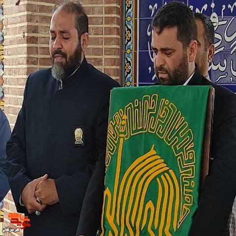 عطر افشانی و غباروبی گلزار شهدای گمنام شهرستان بندرلنگه