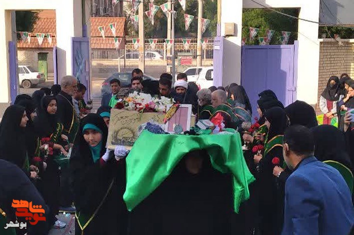 گزارش تصویری|استقبال با شکوه دانش آموزان از شهید گمنام دفاع مقدس