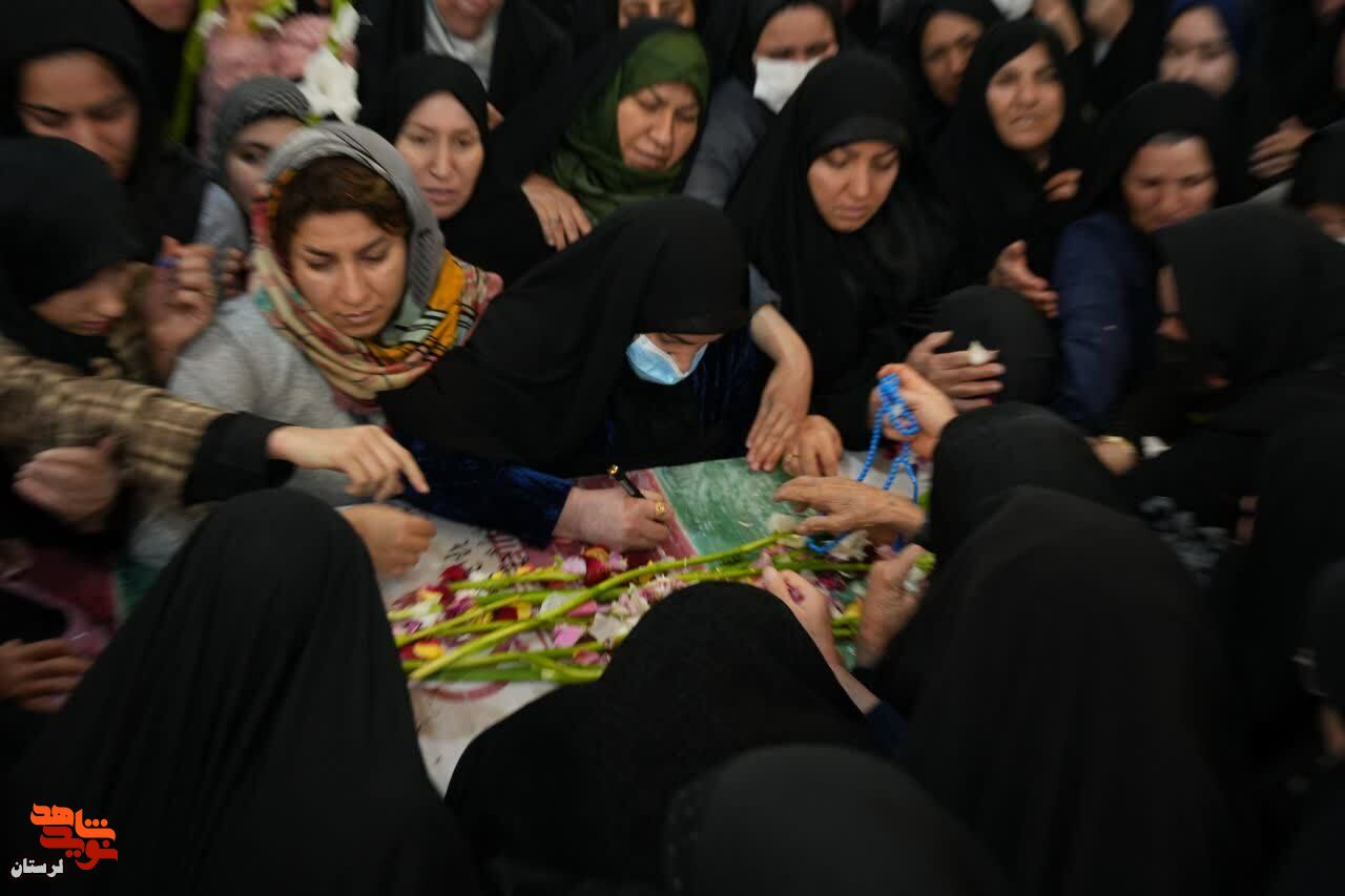 مراسم شبی با شهدا در خرم آباد برگزار شد