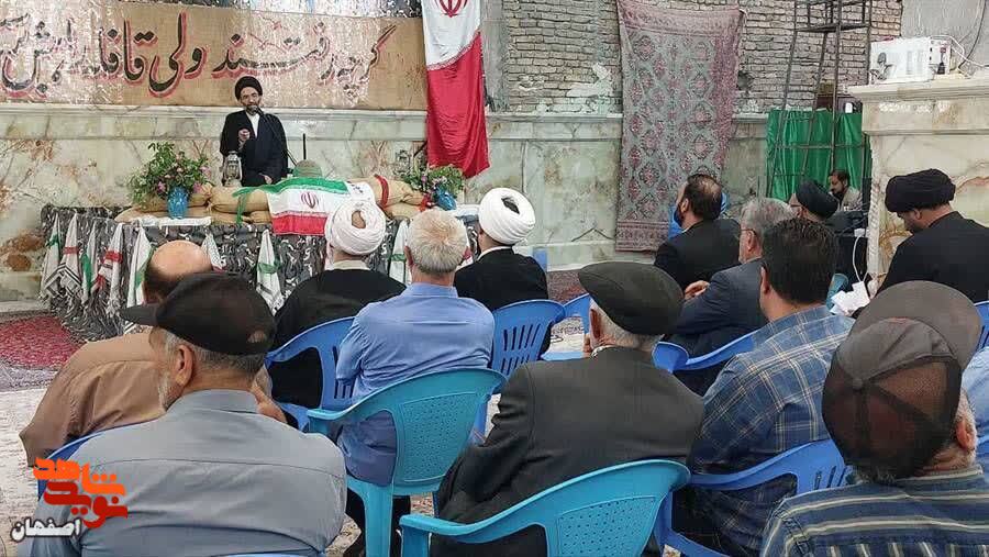 از برکت قیام پانزده خرداد، شاهد صدور فرهنگ انقلاب به دنیا هستیم
