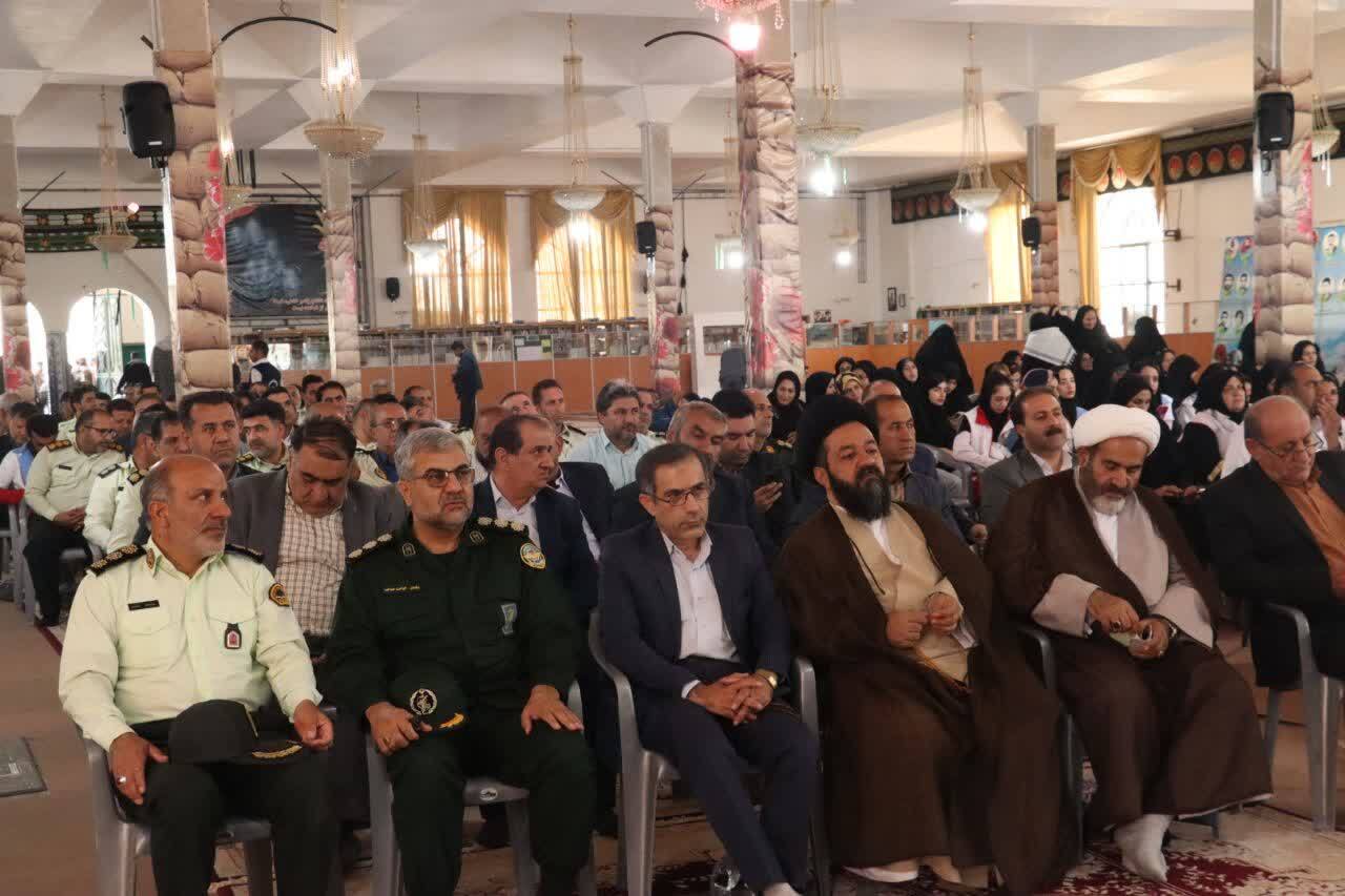 برگزاری آئین میهمانی لاله ها در گلزار  شهدای شهر یاسوج