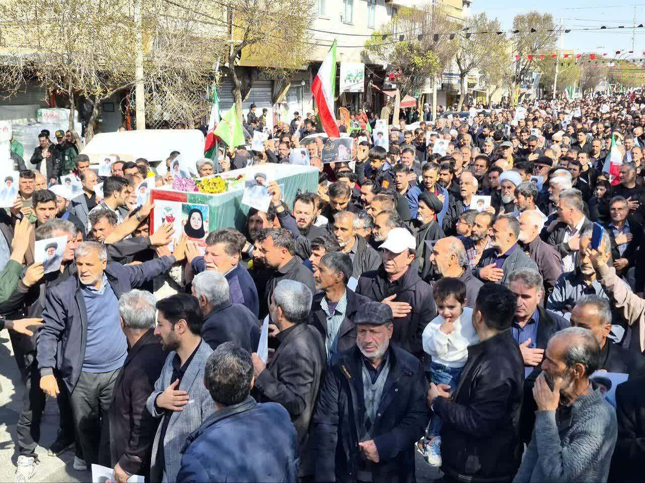 گزارش تصویری | پیکر مطهر شهیدان «هانیه و فائزه جهانشاهلو» تشییع شدند گزارش تصویری | پیکر مطهر شهیدان «هانیه و فائزه جهانشاهلو» تشییع شدند